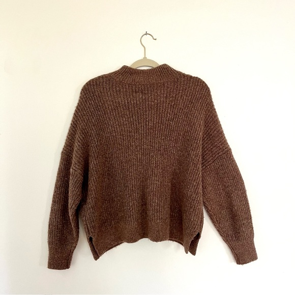 Abercrombie & Fitch taupe sweater - Picture 2 of 3